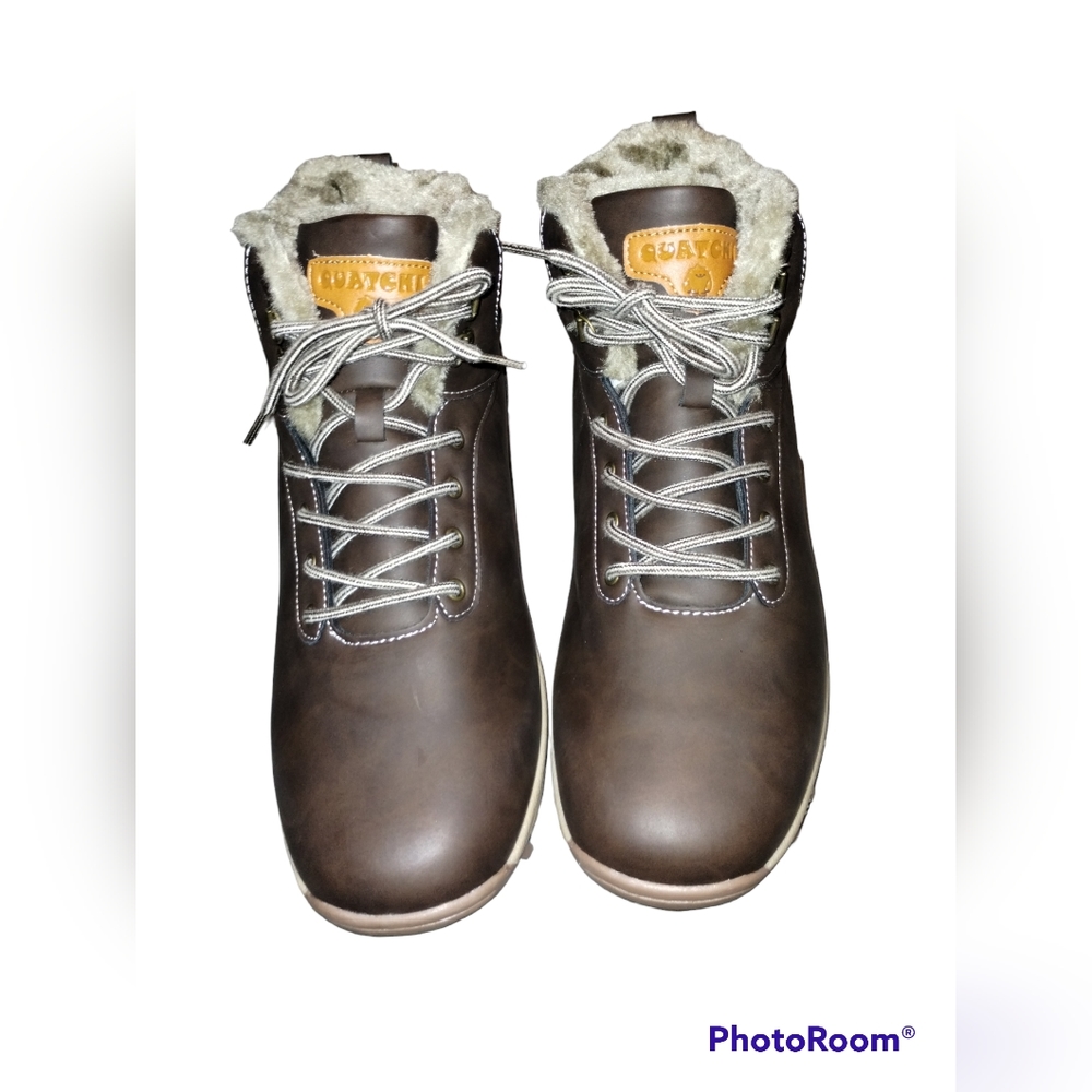 NWOB QUATCHA brand men's boot with fur 13.5